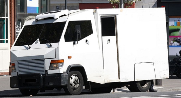 سوسة : إيقاف شخصين حاولا صباح اليوم السطو على سيارة نقل الأموال